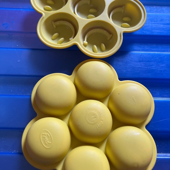 Smiley Face Sunny Yellow Molds - Picture 4 of 5